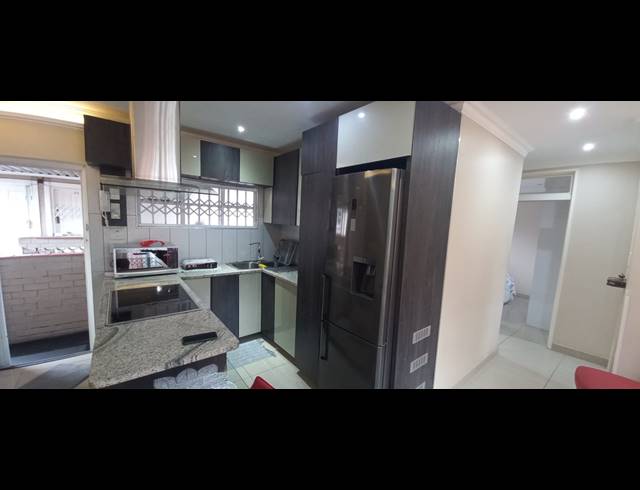 2 BEDROOM FLAT TO LET IN ESSENWOOD